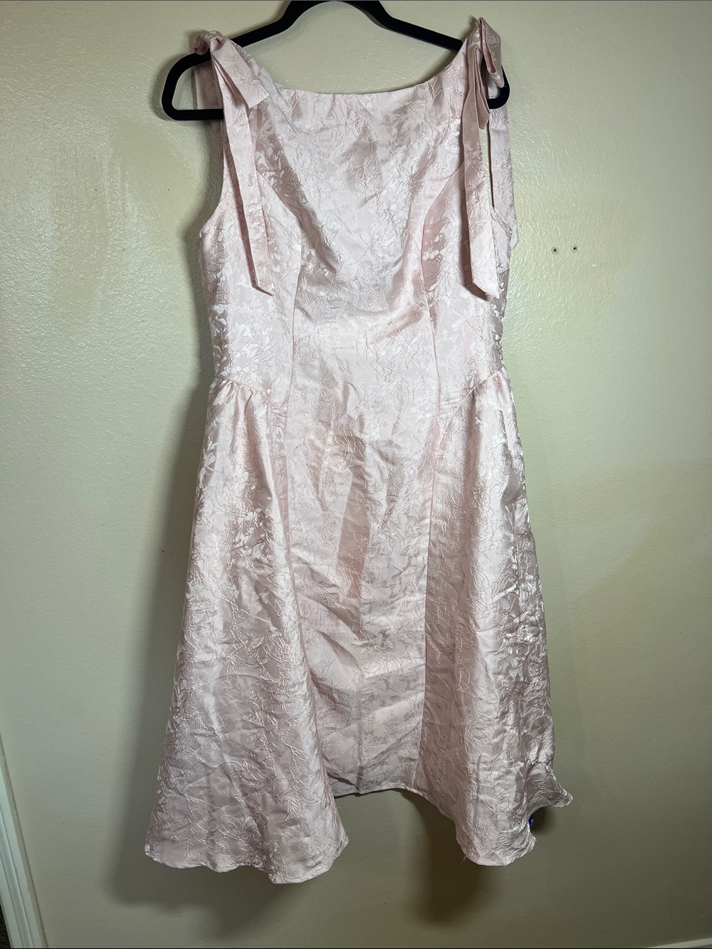 Cider Pale Pink Tie-Shoulder Floral Jacquard Dress